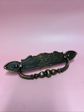 1960s Canada CH 1218 Decorative Antiqued Brass Furniture Cabinet Drawer Pull
